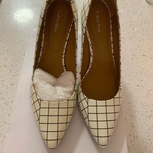 NEVER WORN! Calvin Klein Gayle Check Pumps